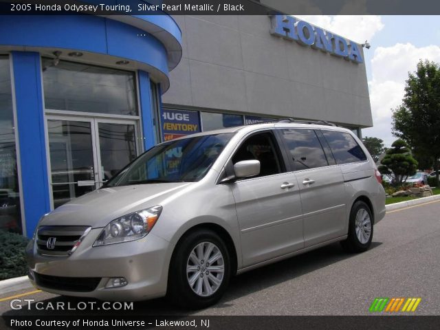 2005 Honda Odyssey Touring in Silver Pearl Metallic