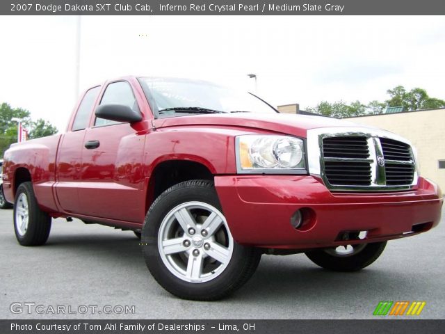 2007 Dodge Dakota SXT Club Cab in Inferno Red Crystal Pearl