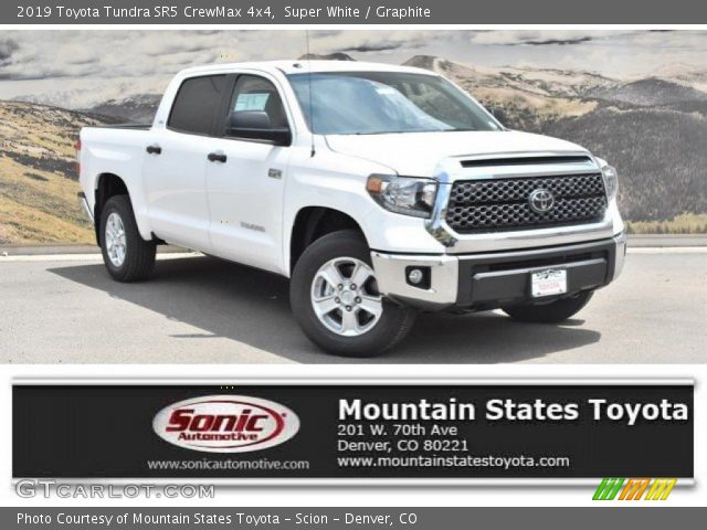 2019 Toyota Tundra SR5 CrewMax 4x4 in Super White