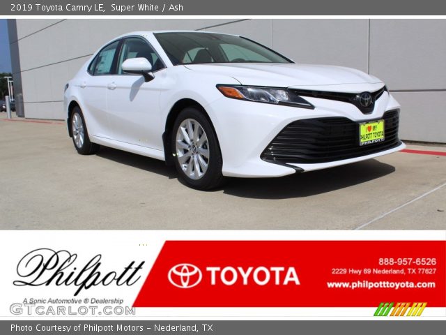 2019 Toyota Camry LE in Super White