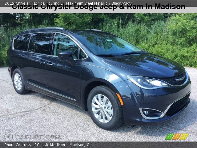 2019 Chrysler Pacifica Touring L in Maximum Steel Metallic