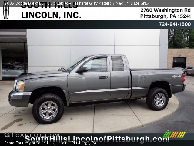 2005 Dodge Dakota ST Club Cab 4x4 in Mineral Gray Metallic