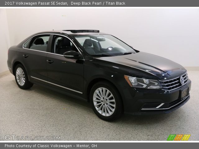 2017 Volkswagen Passat SE Sedan in Deep Black Pearl