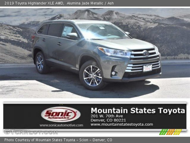 2019 Toyota Highlander XLE AWD in Alumina Jade Metallic