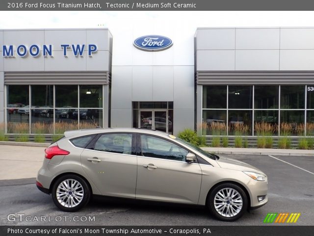 2016 Ford Focus Titanium Hatch in Tectonic