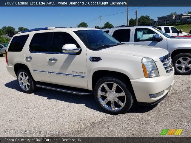 2007 Cadillac Escalade AWD in White Diamond