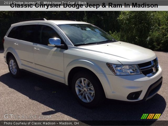 2019 Dodge Journey SE in White Noise Tri-Coat