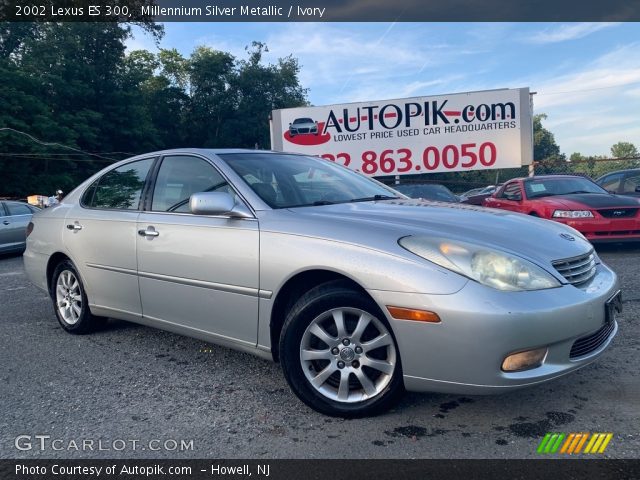 2002 Lexus ES 300 in Millennium Silver Metallic