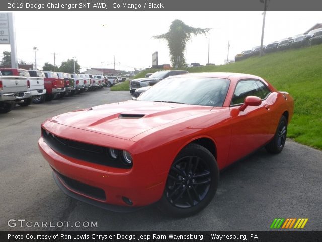 2019 Dodge Challenger SXT AWD in Go Mango