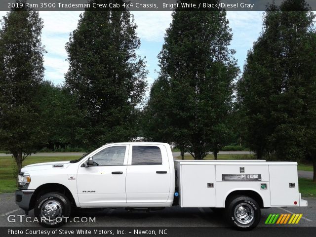 2019 Ram 3500 Tradesman Crew Cab 4x4 Chassis in Bright White