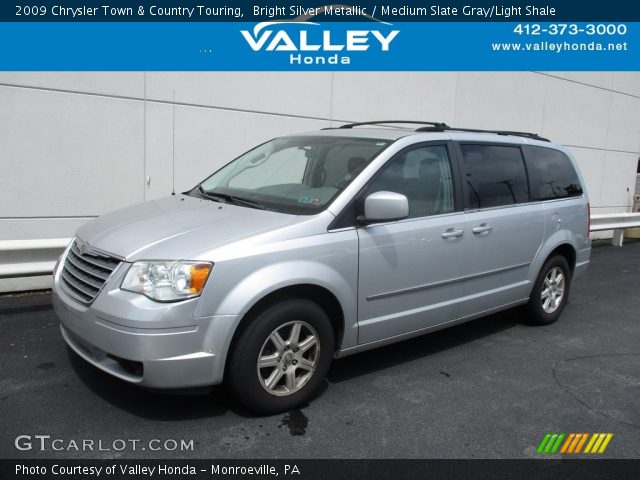 2009 Chrysler Town & Country Touring in Bright Silver Metallic