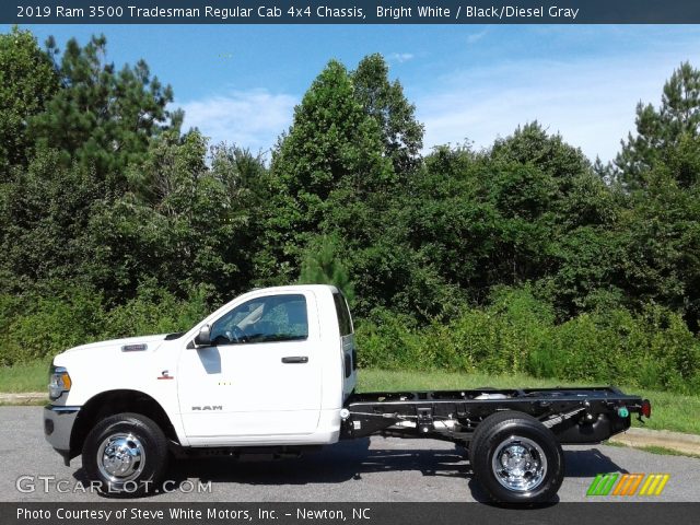 2019 Ram 3500 Tradesman Regular Cab 4x4 Chassis in Bright White