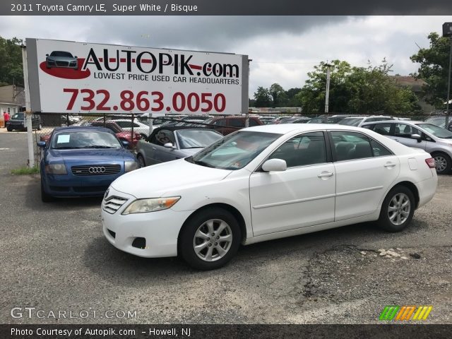 2011 Toyota Camry LE in Super White