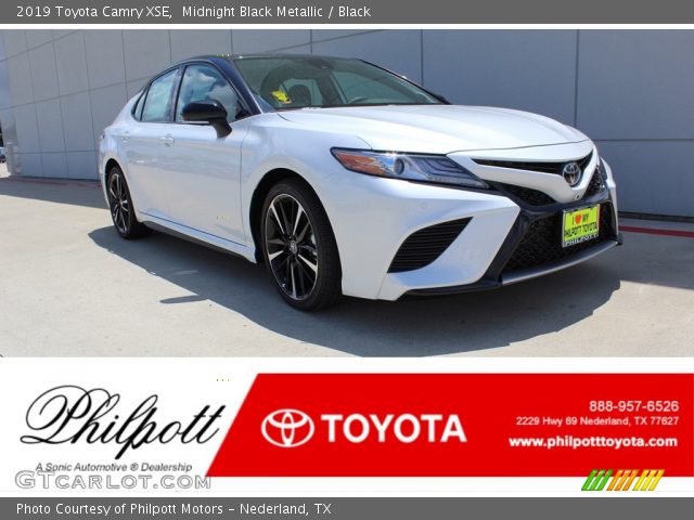 2019 Toyota Camry XSE in Midnight Black Metallic