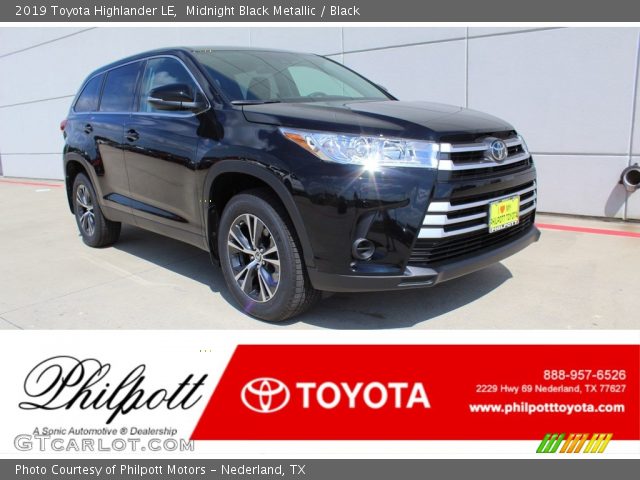 2019 Toyota Highlander LE in Midnight Black Metallic