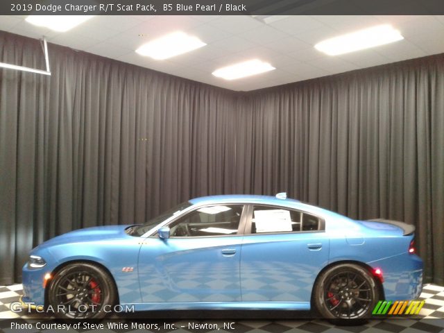 2019 Dodge Charger R/T Scat Pack in B5 Blue Pearl