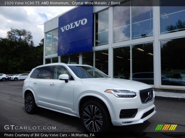 2020 Volvo XC90 T5 AWD Momentum in Crystal White Metallic