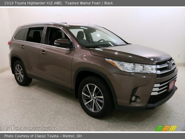 2019 Toyota Highlander XLE AWD in Toasted Walnut Pearl