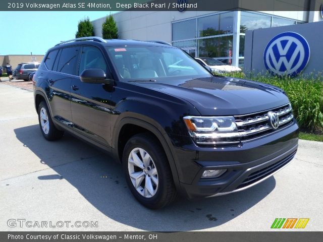 2019 Volkswagen Atlas SE 4Motion in Deep Black Pearl