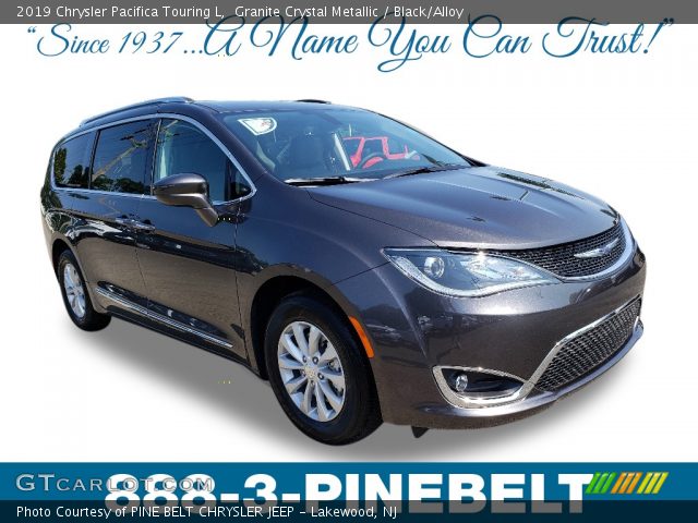 2019 Chrysler Pacifica Touring L in Granite Crystal Metallic