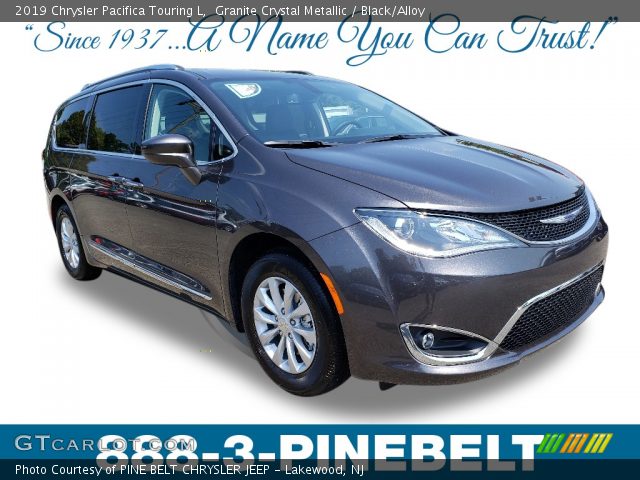 2019 Chrysler Pacifica Touring L in Granite Crystal Metallic