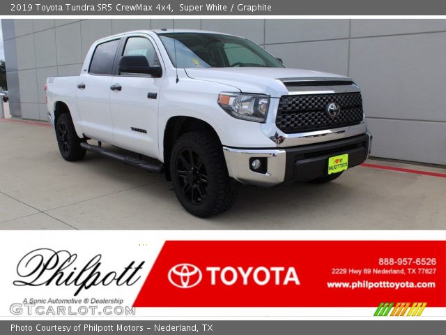 2019 Toyota Tundra SR5 CrewMax 4x4 in Super White