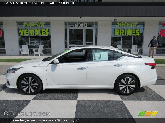2019 Nissan Altima SV in Pearl White