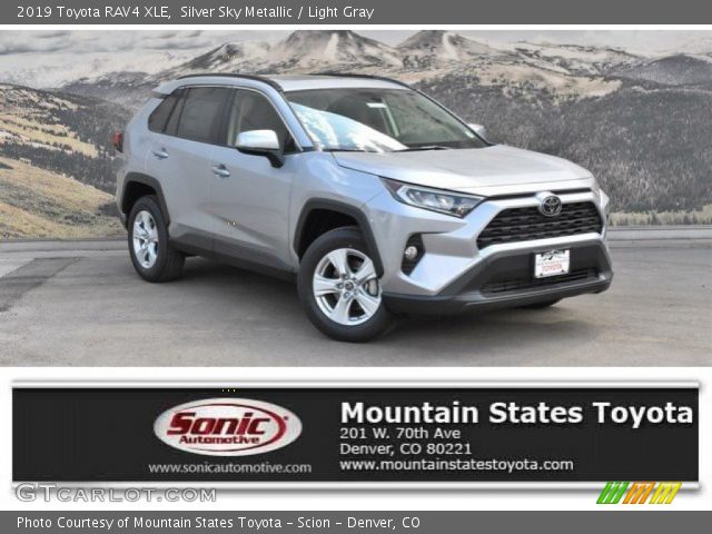 2019 Toyota RAV4 XLE in Silver Sky Metallic