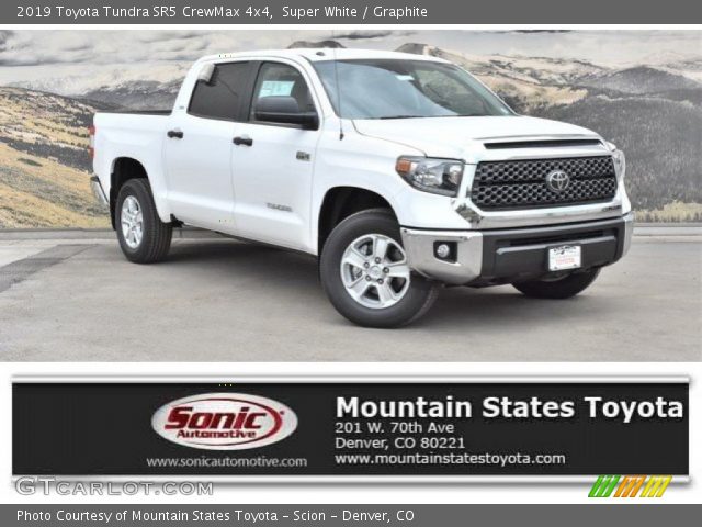 2019 Toyota Tundra SR5 CrewMax 4x4 in Super White