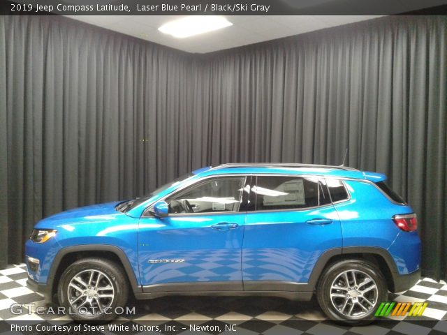 2019 Jeep Compass Latitude in Laser Blue Pearl