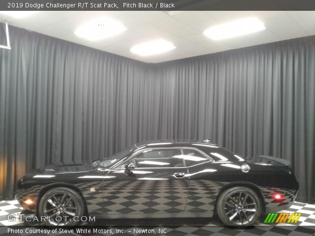 2019 Dodge Challenger R/T Scat Pack in Pitch Black