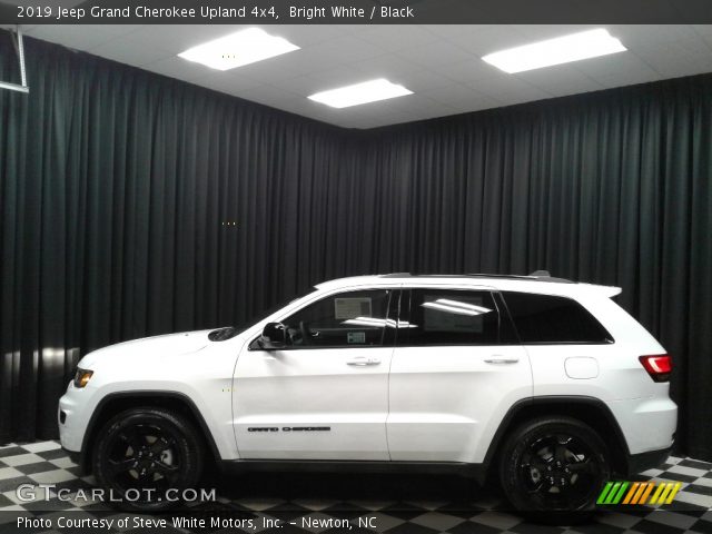 2019 Jeep Grand Cherokee Upland 4x4 in Bright White