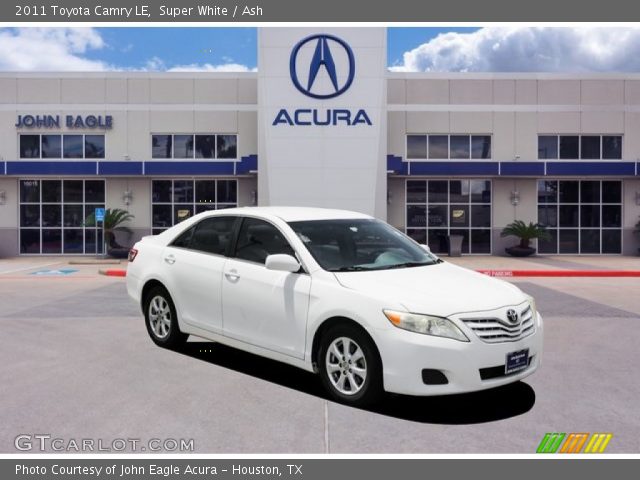 2011 Toyota Camry LE in Super White