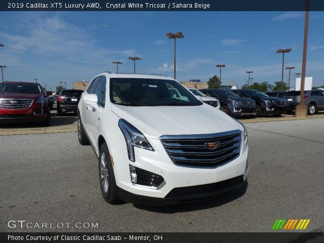 2019 Cadillac XT5 Luxury AWD in Crystal White Tricoat