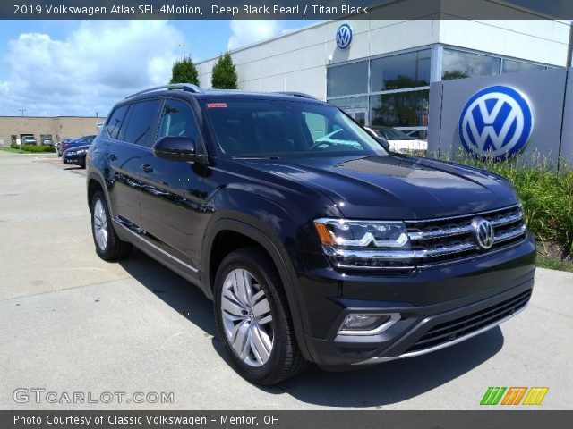 2019 Volkswagen Atlas SEL 4Motion in Deep Black Pearl