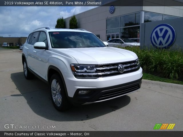 2019 Volkswagen Atlas SE 4Motion in Pure White