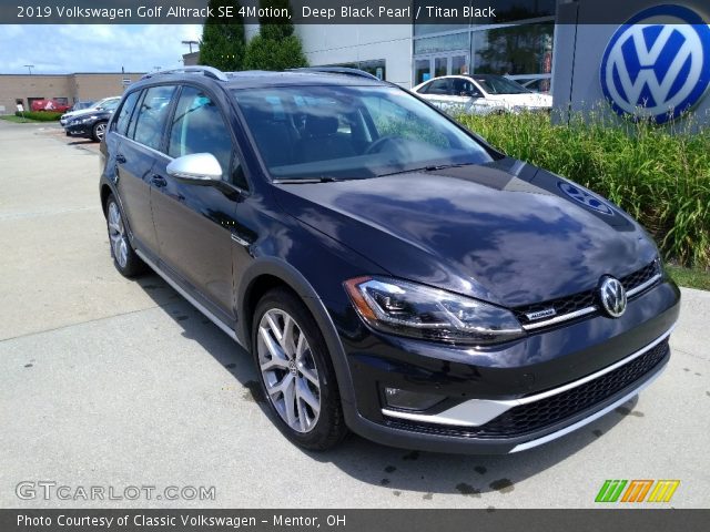 2019 Volkswagen Golf Alltrack SE 4Motion in Deep Black Pearl