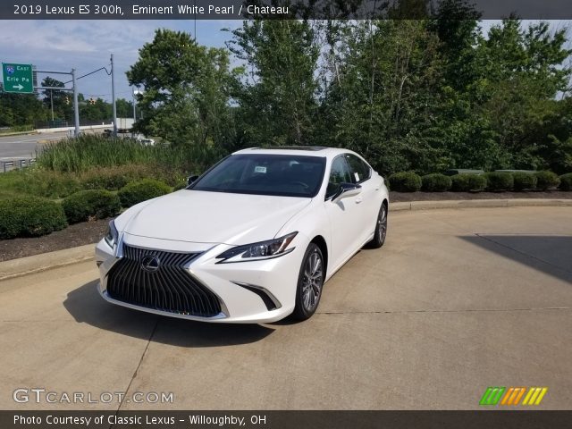 2019 Lexus ES 300h in Eminent White Pearl