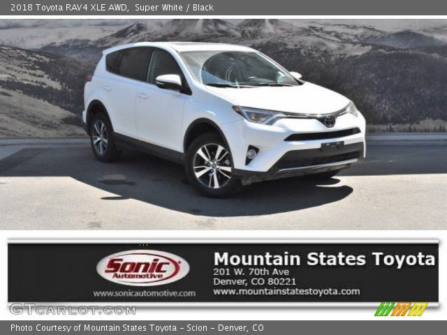 2018 Toyota RAV4 XLE AWD in Super White