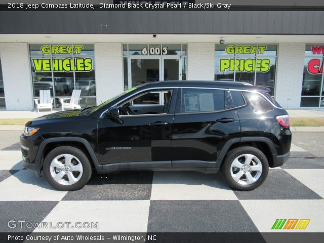 2018 Jeep Compass Latitude in Diamond Black Crystal Pearl