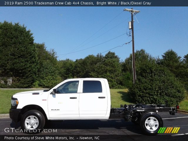 2019 Ram 2500 Tradesman Crew Cab 4x4 Chassis in Bright White