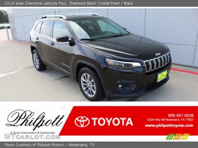 2019 Jeep Cherokee Latitude Plus in Diamond Black Crystal Pearl