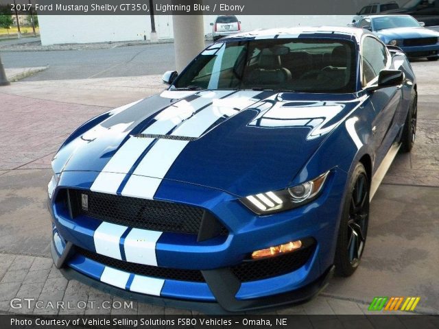 2017 Ford Mustang Shelby GT350 in Lightning Blue
