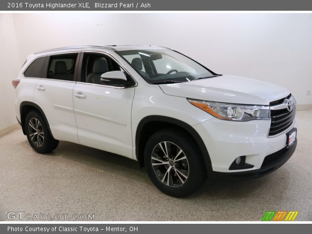 2016 Toyota Highlander XLE in Blizzard Pearl