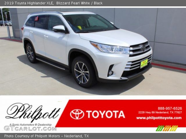 2019 Toyota Highlander XLE in Blizzard Pearl White