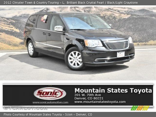 2012 Chrysler Town & Country Touring - L in Brilliant Black Crystal Pearl