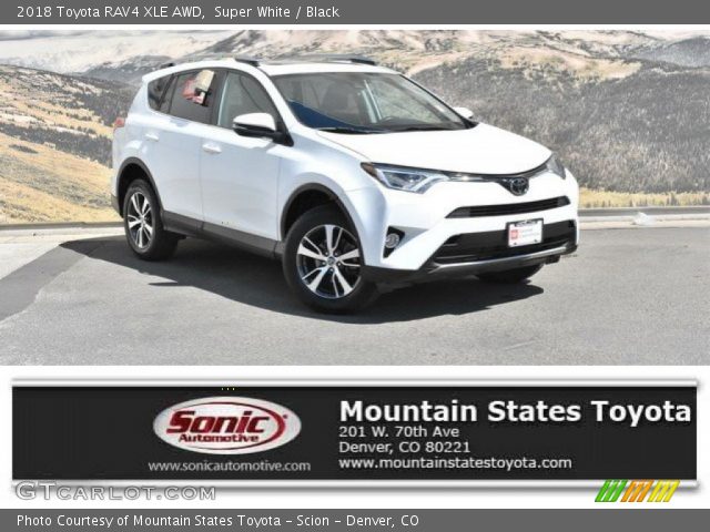 2018 Toyota RAV4 XLE AWD in Super White