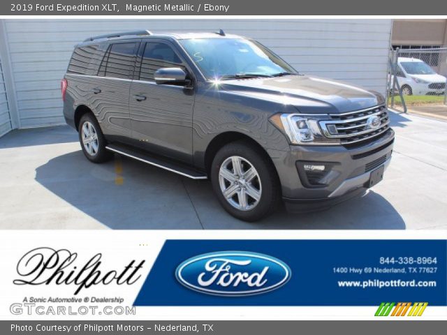 2019 Ford Expedition XLT in Magnetic Metallic