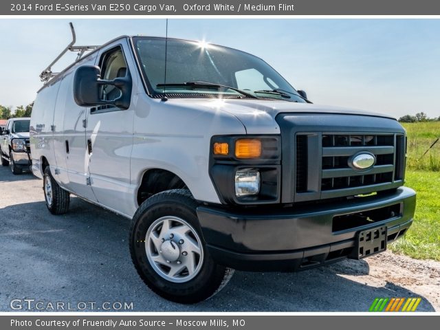 2014 Ford E-Series Van E250 Cargo Van in Oxford White