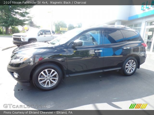 2016 Nissan Pathfinder SV 4x4 in Magnetic Black